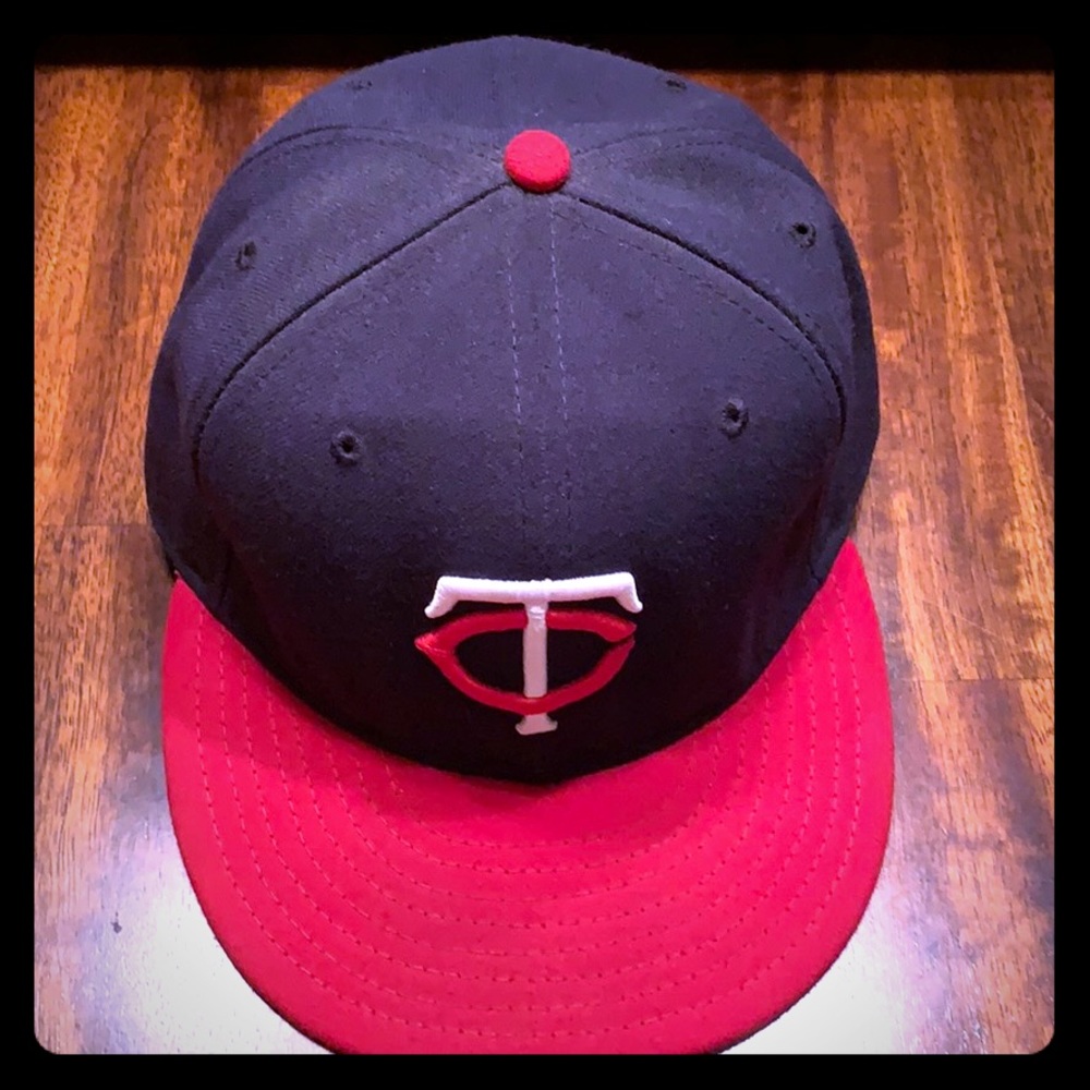 Make an offer! New Era Minnesota Twins size 7 3/8